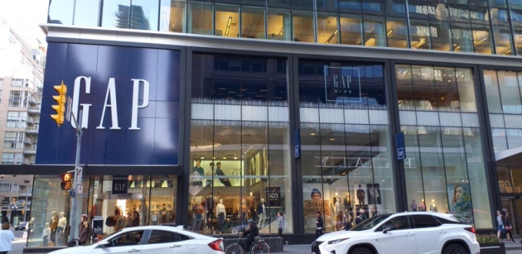  GAP 에 가서 예쁜아이 데려 왔어요.