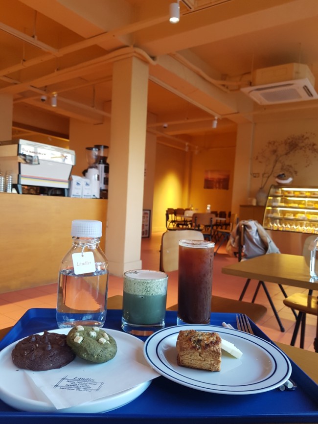  광안리 디저트 맛집 카페/아늑하고 조용한 카페 : 카페 랜들러(landler)