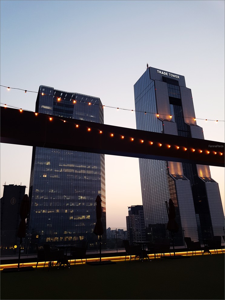 코엑스 앞 신라스테이 삼성 21층 루프탑 테라스에서 본 도시 풍경