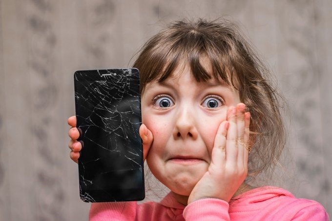 아이폰12 화면 수리비가 36만원?…'폰보험' 들면 4만원 아이폰12 화면 수리비가 36만원?…'폰보험' 들면 4만원