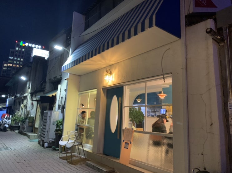  동성로 이국적 분위기를 뿜는 더자람키친 2호점