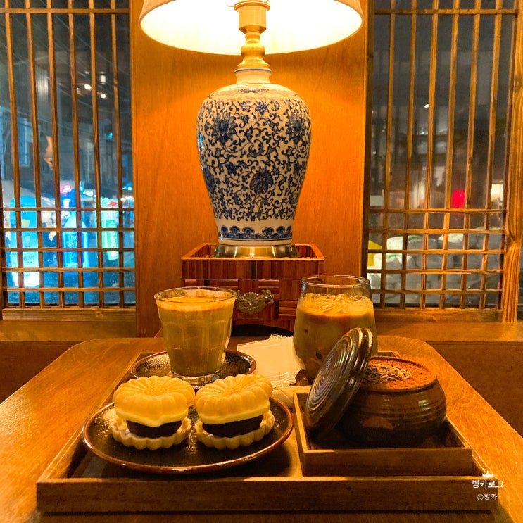  개화기 감성 샤로수길카페 커피볶는여자_예쁜데 맛까지 완벽
