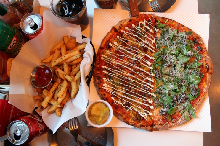 연남동 피자, 반반피자를 맛볼 수 있는 귀여운 인테리어의 윌슨피자(wilson pizza) 연남 피자 맛집
