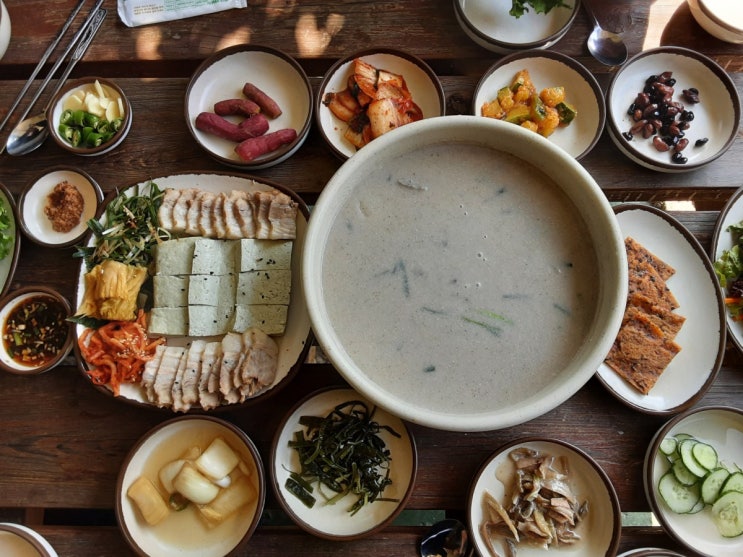   주말에 가족이랑 검정콩수제비 