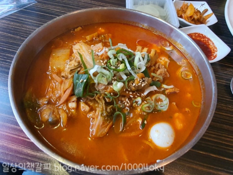  칼칼한 국물의 짬뽕과 불짜장, 쫀득한 찹쌀 탕수육이 있는 <짬뽕지존 종로점> 내돈내먹 후기