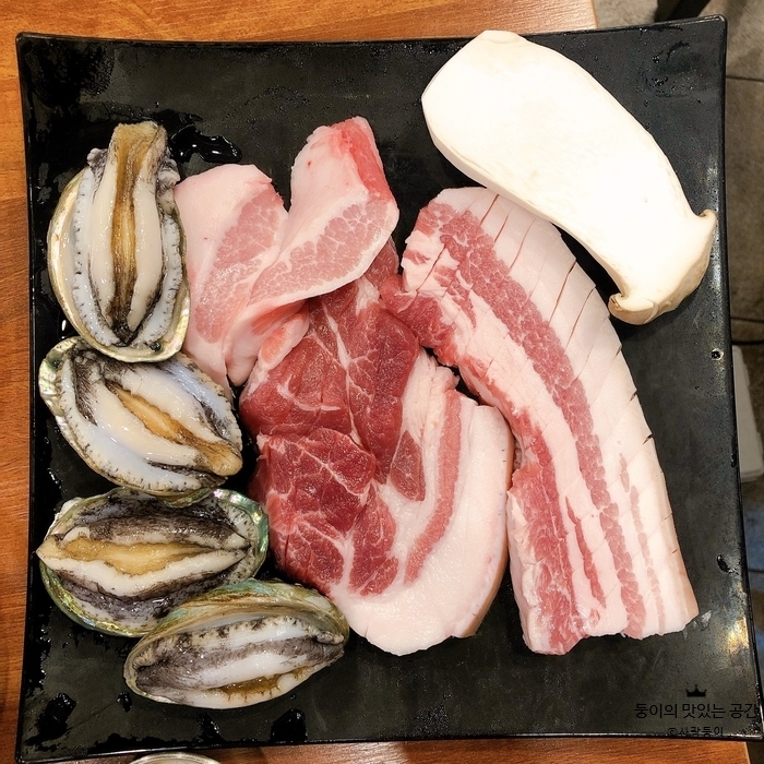  제주 연동 흑돼지 육대표, 전복과 흑돼지 함께 즐겨요