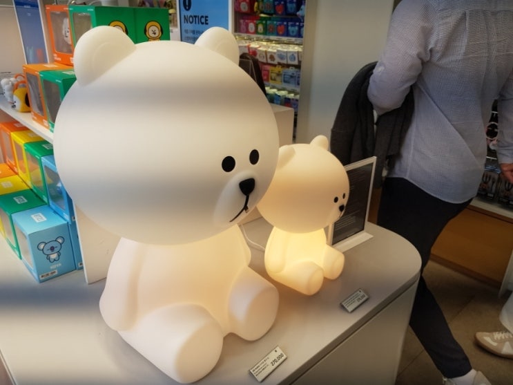  라인프렌즈 홍대 플래그십스토어 다녀왔어요 : 방탄소년단굿즈 bt21