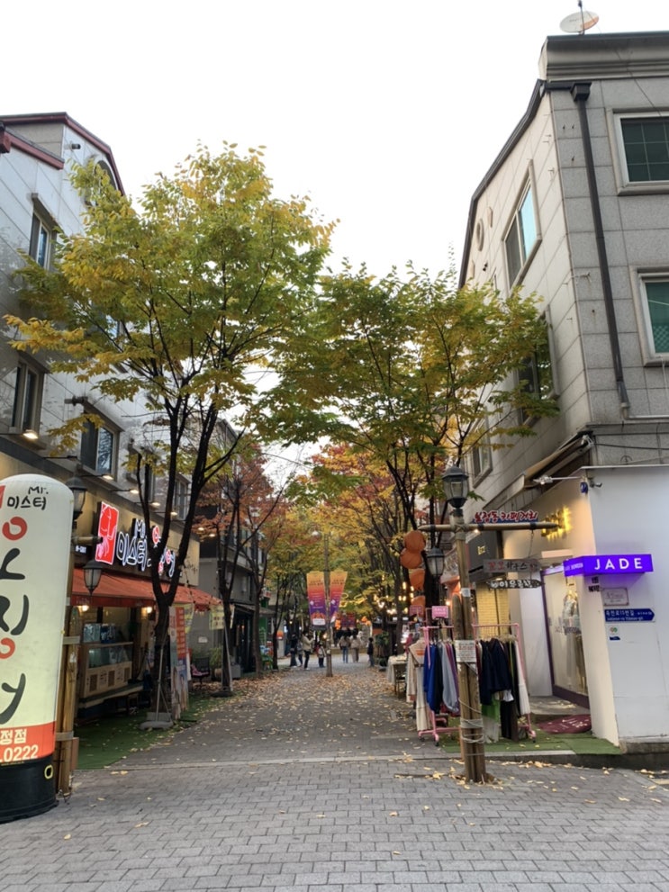  보정동카페거리 할로윈 분위기 물씬, 빵집 더블유스타일