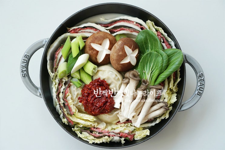  만두전골 만들기 얼큰하고 맛있어요