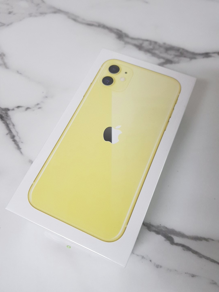  아이폰 11 PRO 자급제 30% 저렴해졌다.