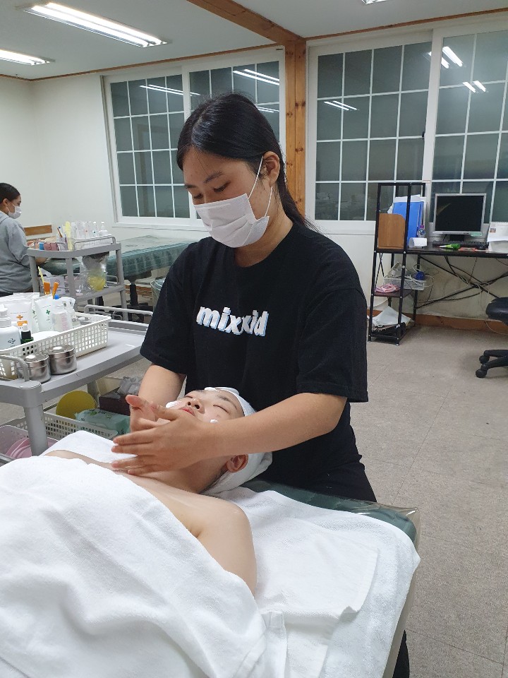  노원피부미용학원 크리스챤쇼보 자격증반 찾으시나요?