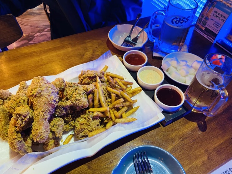 샤로수길술집 맥주는 별책부록 에서 치맥한잔! 샤로수길술집 맥주는 별책부록 에서 치맥한잔!