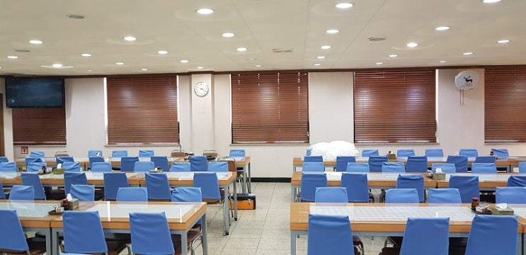  회사 구내식당 우드 블라인드