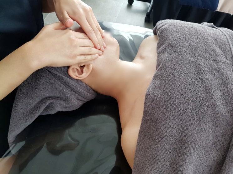  압구정 피부관리와 얼굴경락은 결이고은 에스테틱 청담점에서/얼굴비대칭 대만족
