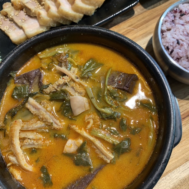  양재 해장국 맛집 정해장 : 깊은 국물 맛이 일품!