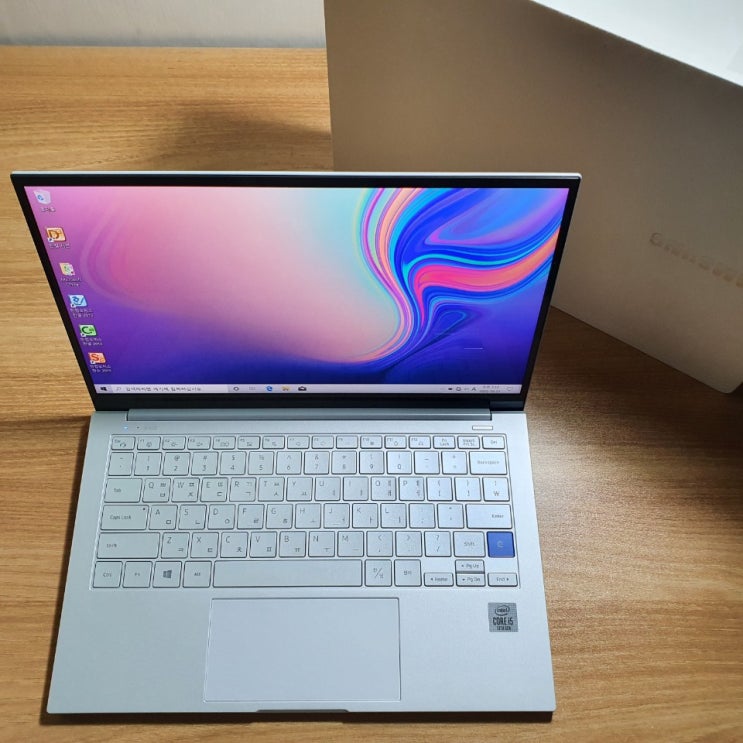  삼성전자 갤럭시북 이온 NT930XCJ-K58 13인치 중고노트북