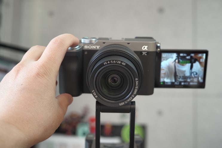 브이로그 카메라 가벼운 플프레임 소니 A7C