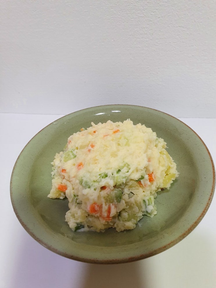  감자는 포크로 으깨야 맛이지