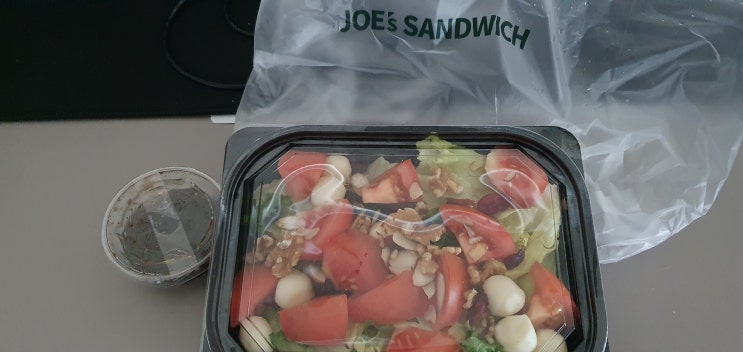[JOE's SANDWITCH] 모짜렐라토마토 샐러드