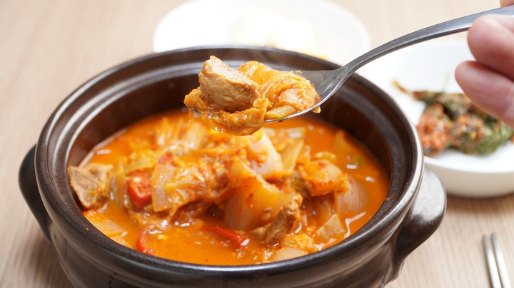  백종원 김치찌개 레시피 돼지 앞다리살 넣고 2인분 맛있게 끓이는 법