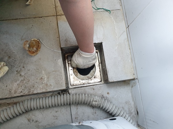  안양누수 동안구, 평촌동 꿈마을 아파트 세탁실 누수 현장!