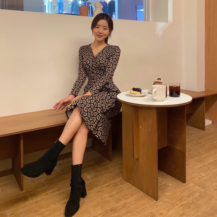  지금 입기 좋은 차분한 하객룩