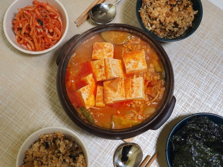  [집밥요리] 초간단 '대패삼겹살 고추장찌개' 만드는 법