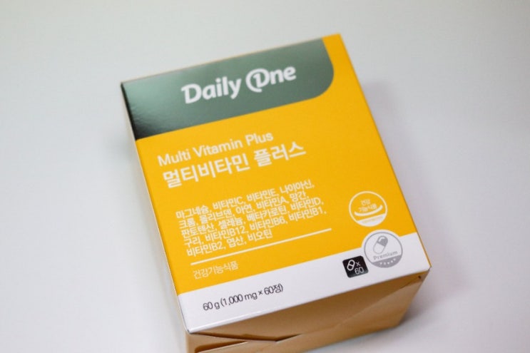  종합비타민으로 일일권장량 100%를 모두 담은 데일리원 멀티비타민 플러스 섭취하고 있습니다.