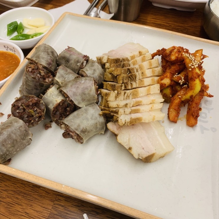 선정릉역 점심 담미온 수육국밥은 맛있다 뼈해장국은?