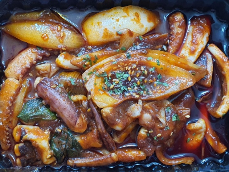  씹고 뜯고 맛보고 싶은 날, 매운오징어볶음과 통오징어튀김!