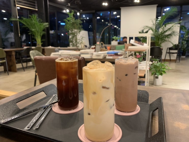  [평택/용이동 카페] 푸릇푸릇한 북카페, cafe scape
