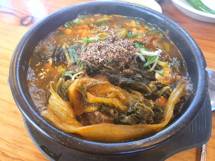  믿고 먹는 해장 맛집 '조마루 감자탕' 뼈해장국 최고