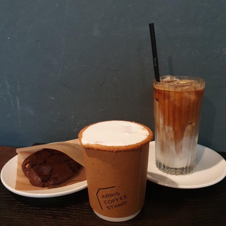  대구 동대구역 카페 : 아인슈페너가 맛있는 대구 신천동 카페 애리스커피스탠드 arris coffee stand