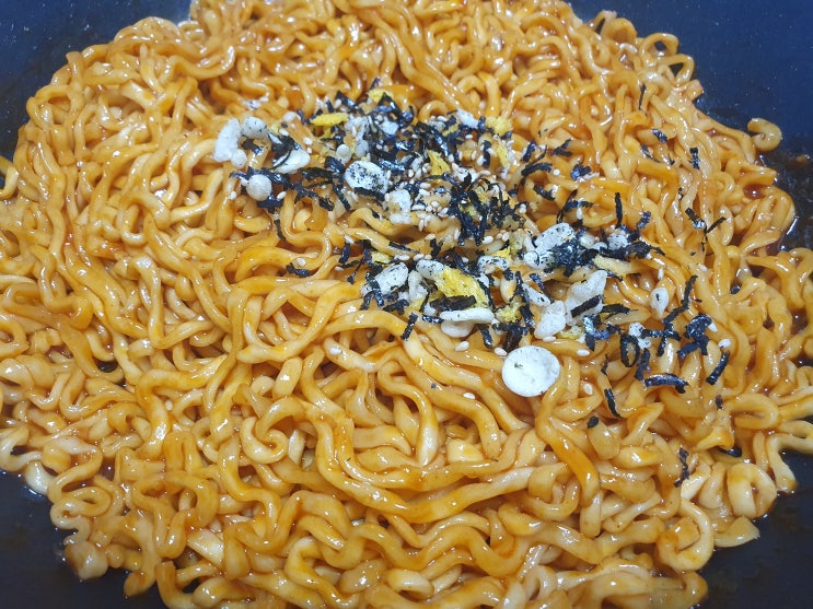  불닭 매니아의 '틈새라면 볶음면' 리뷰
