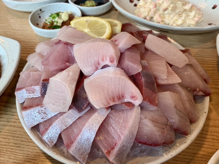  홍대/맛집 바다회사랑 1년을 기다린 대방어의 계절 올해는 2호점으로