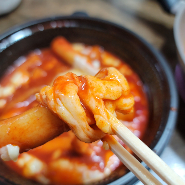  먹다 남은 떡볶이 데우기 모짜렐라 슈레드치즈 추가로 더 맛난 치즈떡볶이 완성!