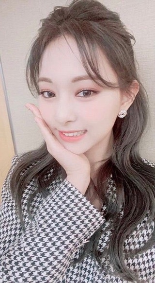 TWICE 子瑜 官方Instagram照片手機桌布