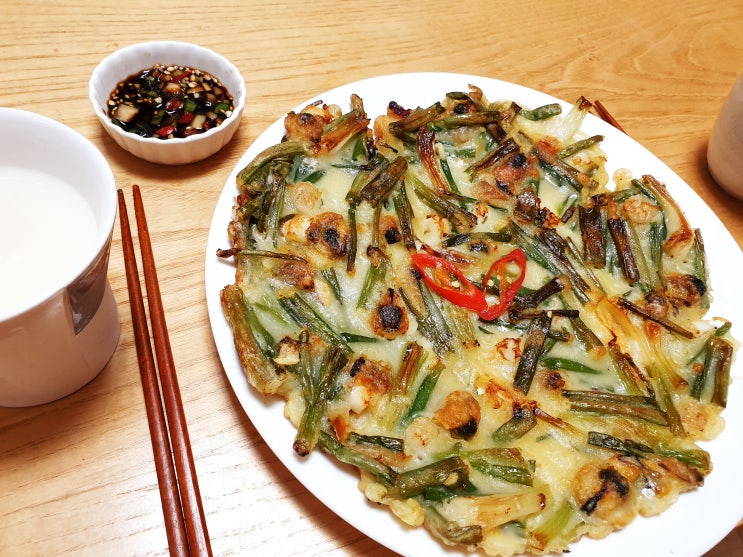 모듬해물파전 + 막걸리 = 힐링타임 모듬해물파전 + 막걸리 = 힐링타임