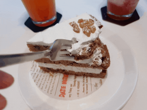  눈에 좋은 당근 케이크가 맛있는 에이머그