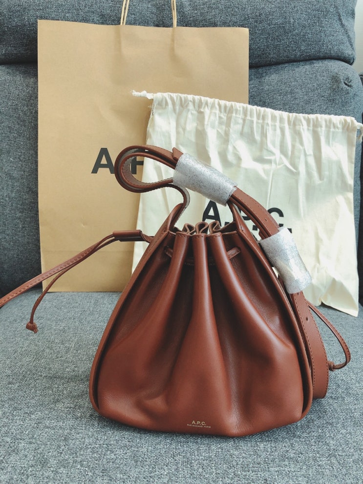 아페쎄 가방 :: 코트니 스몰 백 A.P.C. Courtney Small Bag (LZA6017)