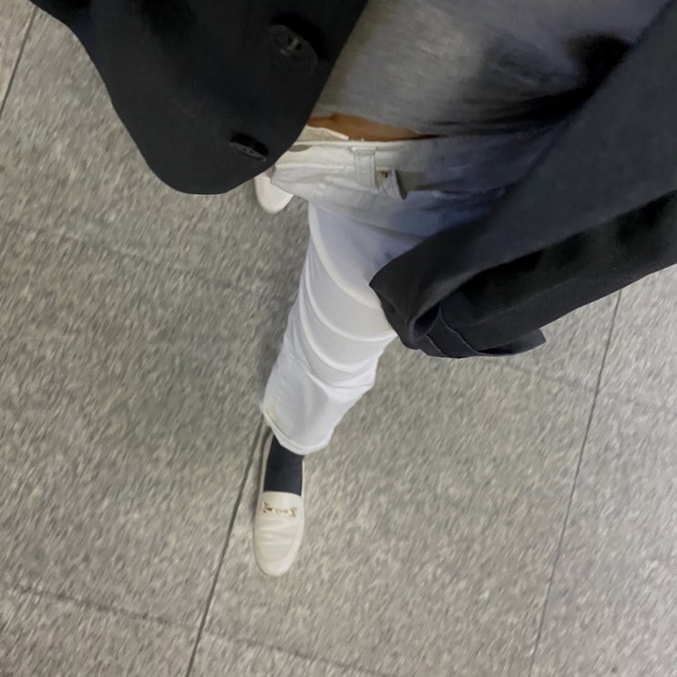  왠지는 모르겠는데 항상 발을 찍게된달까