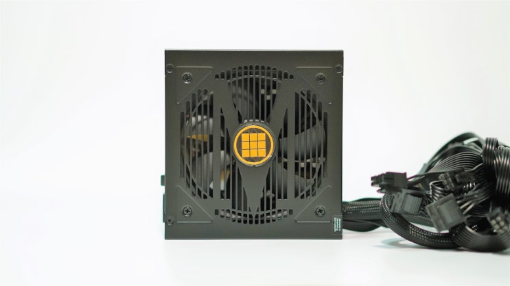  가성비 파워의 화려한 업그레이드, 마이크로닉스 CASLON M 700W 80PLUS 230V EU