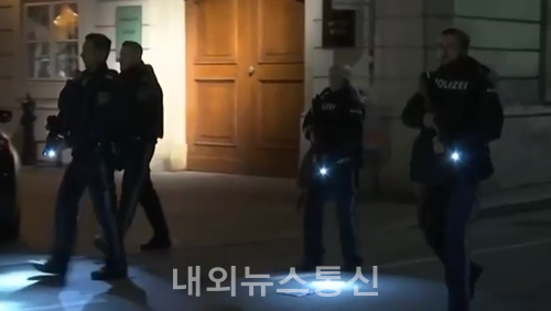 '<b>오스트리아</b> 빈 <b>총격 테러</b>' 발생...<b>용의자</b> 포함 2명 사망