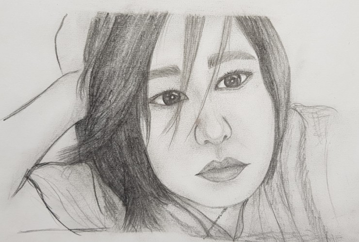  연필로 그리는 인물 드로잉