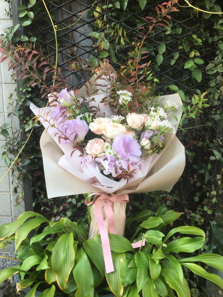 [부산 대신동 꽃집 빌데플레르] - 주민센터 행사용 핑크, 바이올렛 꽃다발