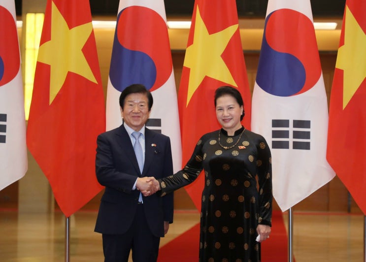  박병석 국회의장, 베트남 최고위와  연쇄 회동... 코로나19 검역 간소화, 정기항공편 조속 재개, 등 당면한 문제 포괄적 논의