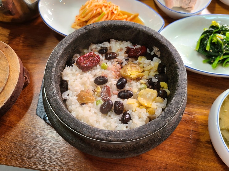  [당진] 시골집 느낌이 물씬! 완벽했던 돌솥밥 정식 - 담미옥