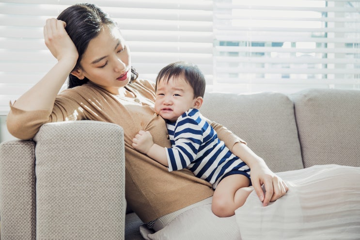  아이가 다시 보채고 떼 쓰는 엄마 껌딱지 재접근기를 아시나요