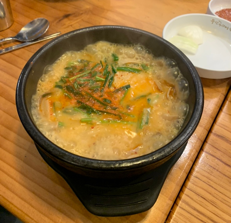  뱅뱅사거리 회사점심메뉴2, 부산아지매국밥