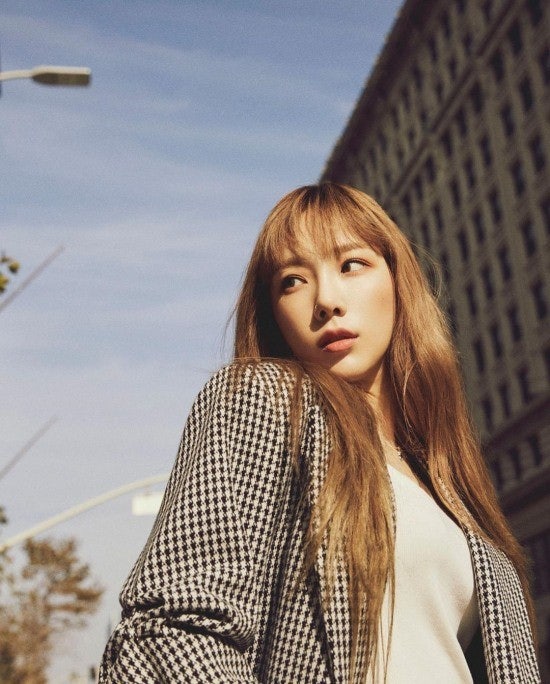 크러쉬와 그녀들의 '이야기, 목소리, 느낌, 감정, 잔향, 실루엣'. 2번째 EP 앨범 "with HER" [보이....